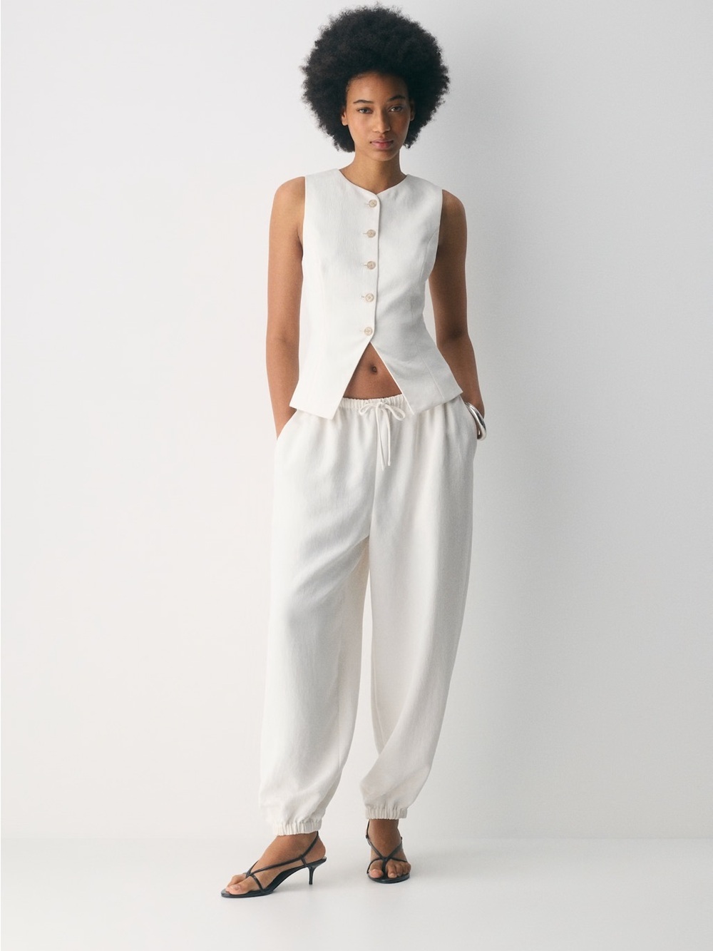 Aritzia Wilfred Regal Vest - Crepette™